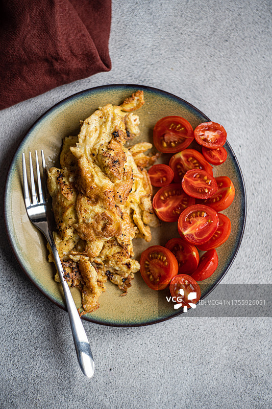 新鲜番茄煎蛋卷特写图片素材