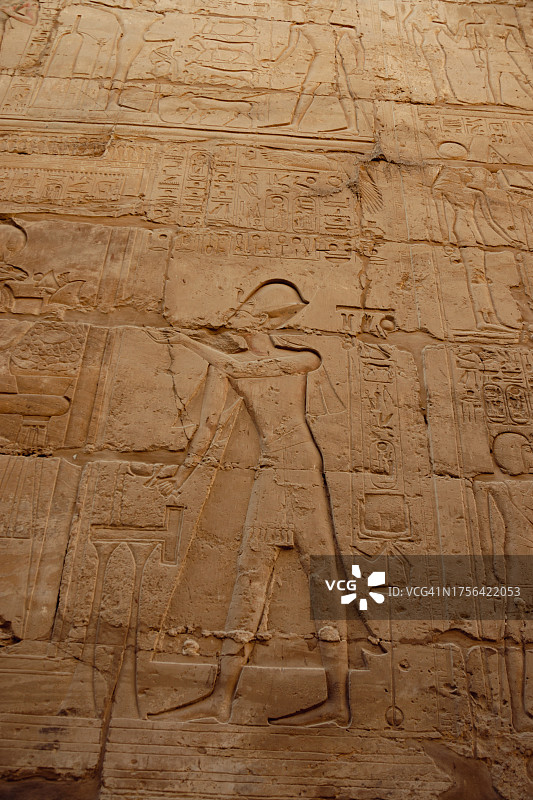 古埃及壁画与象形文字：埃及卢克索卡纳克神庙群图片素材