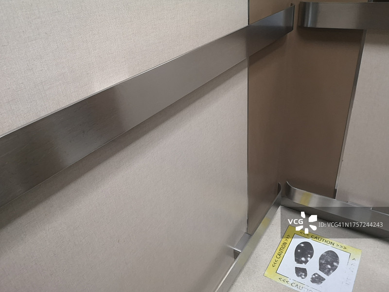 电梯内防震不锈钢栏杆图片素材