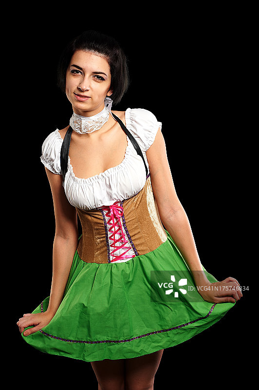 穿着德国风格服装的漂亮女人图片素材