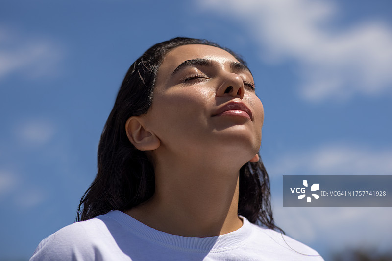 夏季女士肖像图片素材