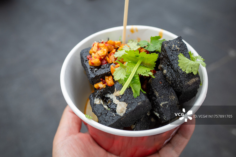 长沙街头油炸臭豆腐图片素材