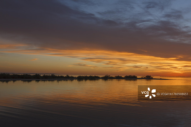 埃及古尔代盖红海的日出图片素材