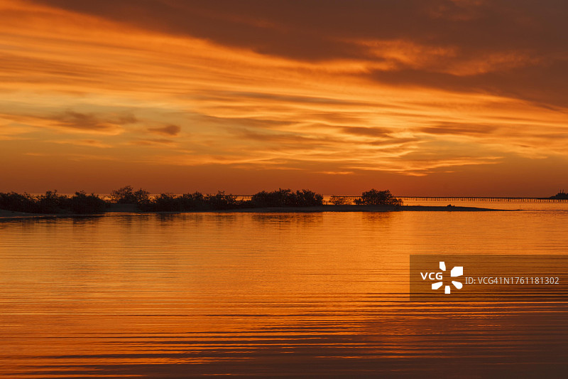 埃及古尔代盖红海的日出图片素材