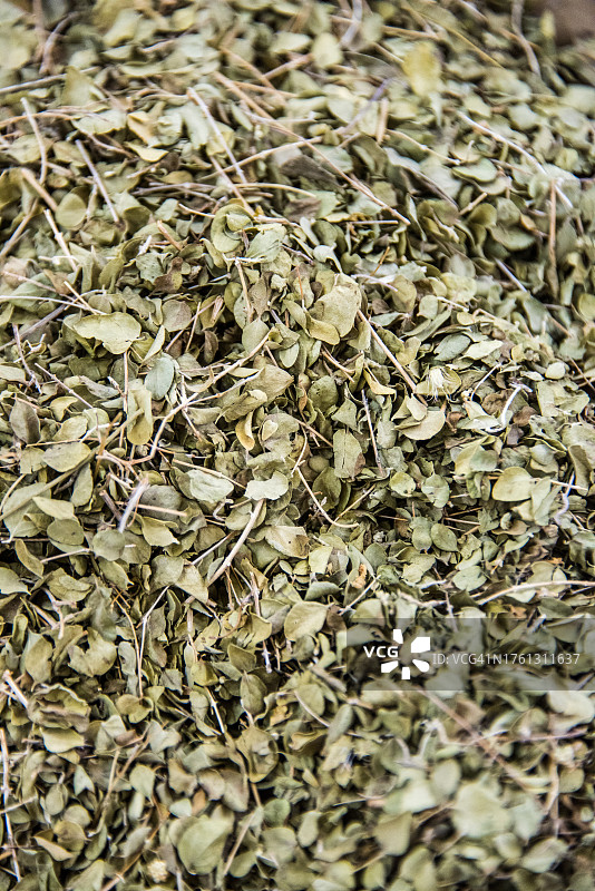 伊朗市场上的扎塔尔叶图片素材