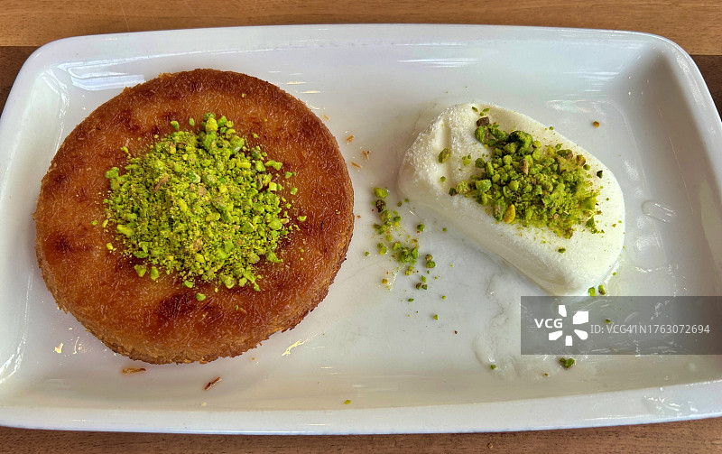 库内费甜点配冰淇淋图片素材