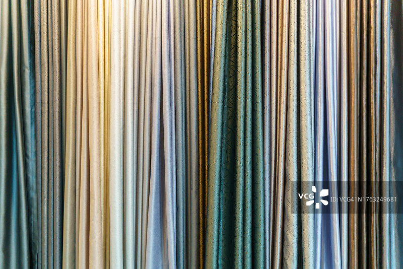 鲜艳的家居装饰灵感窗帘样品展示图片素材