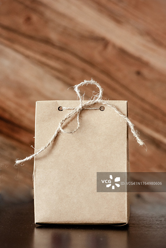 棕色纸质礼品袋图片素材