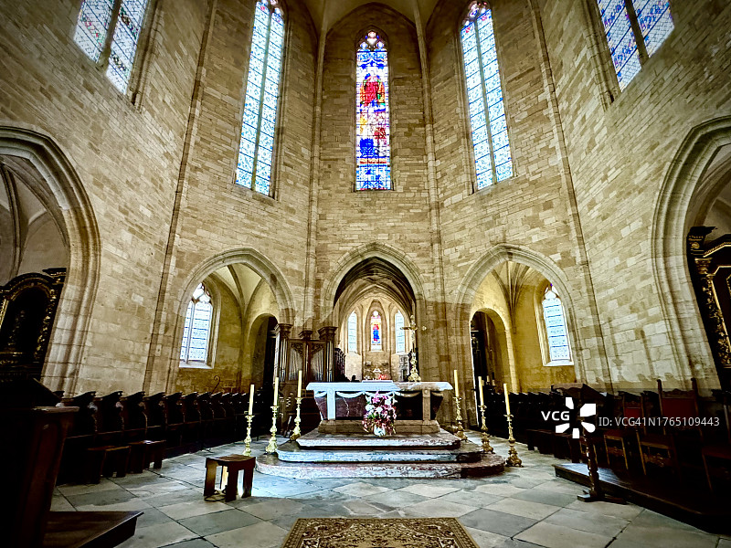 天主教堂内的祭坛图片素材