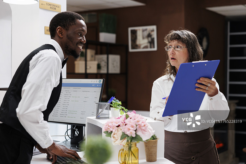 酒店前台快速登记图片素材