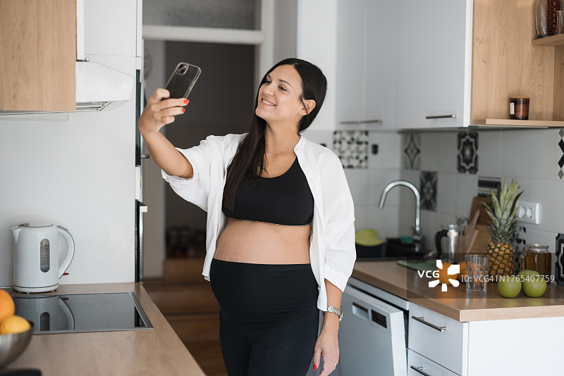 孕妇自拍图片素材