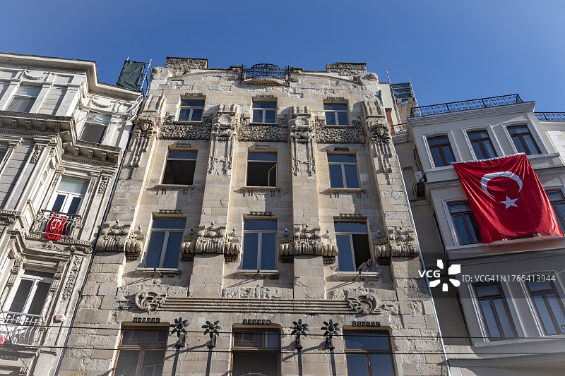 土耳其伊斯坦布尔贝伊奥卢区著名的独立大街图片素材