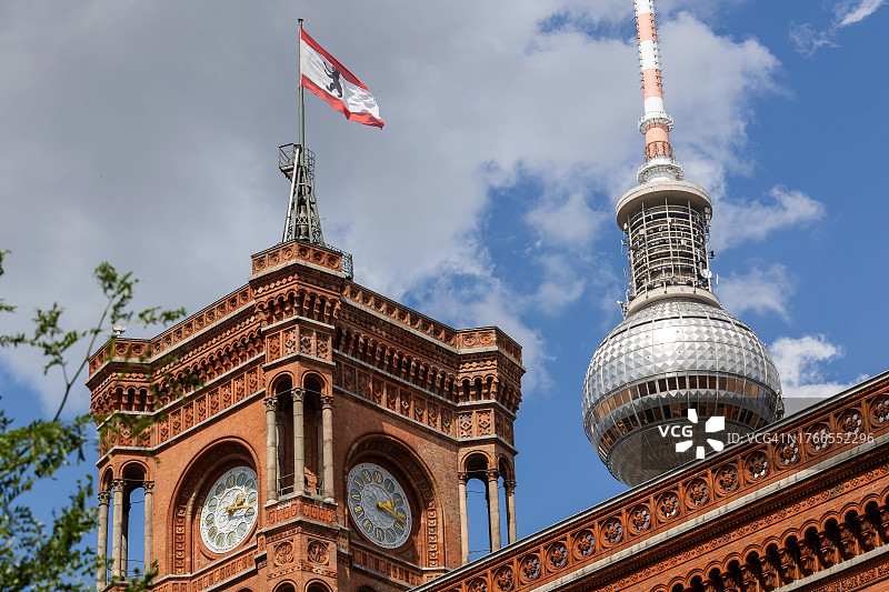 柏林市政厅（红色市政厅）和电视塔图片素材