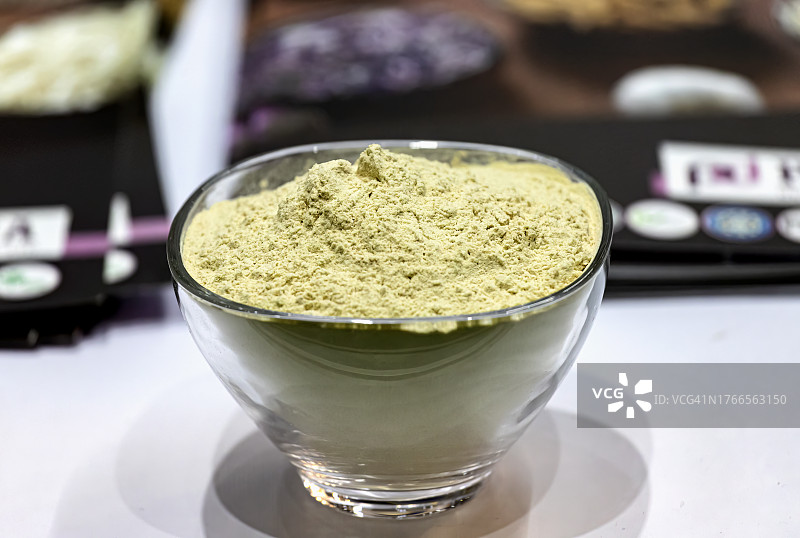 碗中的咖喱粉酱图片素材