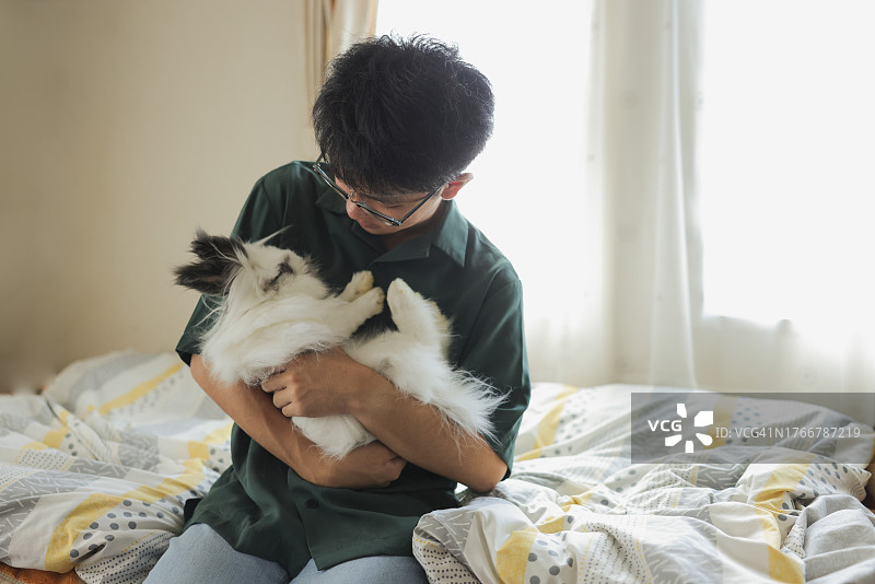 患有1型糖尿病的青少年过着正常生活图片素材