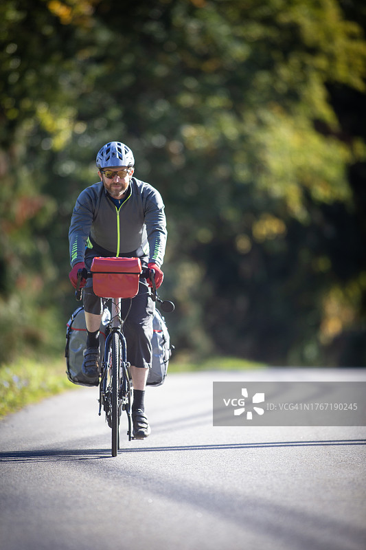 自行车公路旅行图片素材