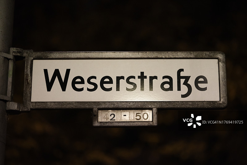 德国柏林Weserstraße路牌图片素材