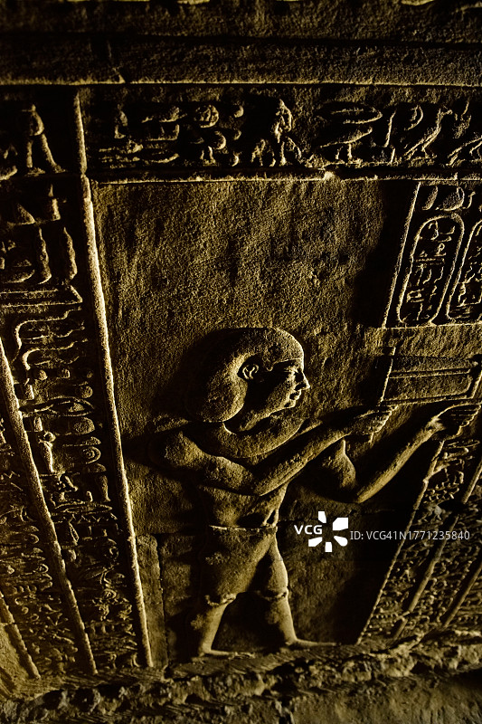 埃及埃德富荷鲁斯神庙古埃及浮雕图片素材