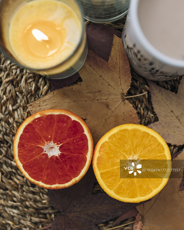 秋季枫叶蜡烛柠檬柚子图片素材