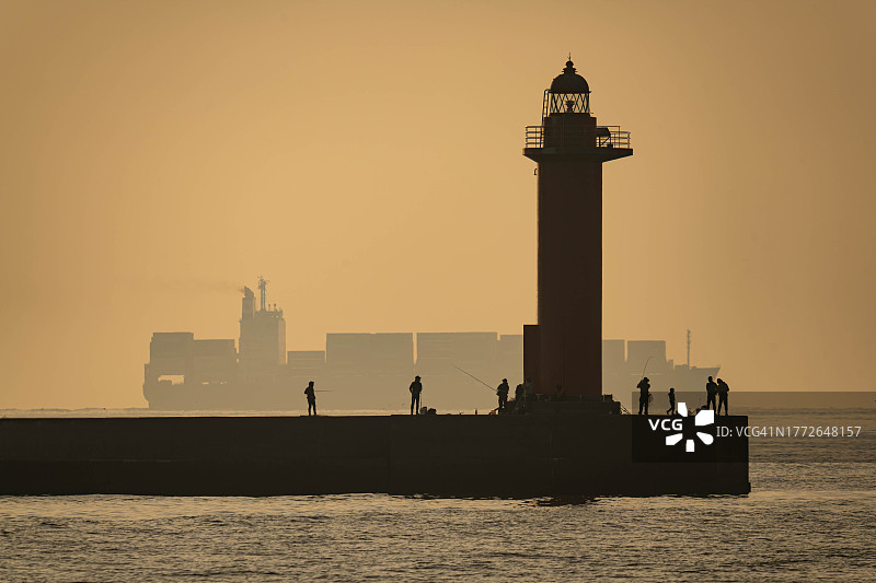 日本川崎市的清晨海滩图片素材