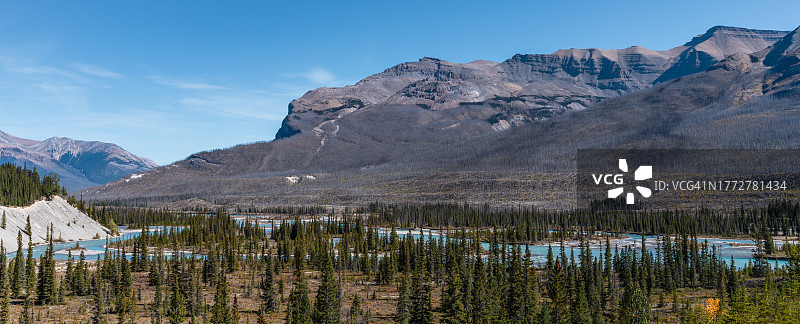 冰原大道蜿蜒河流图片素材