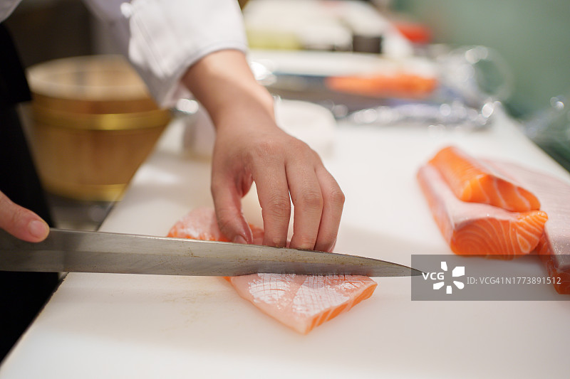 切开的鲑鱼图片素材