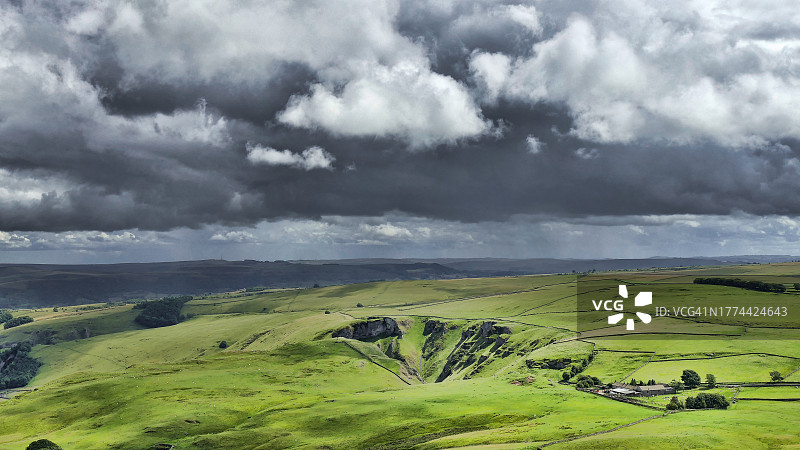 马姆托峰顶峰区风光，壮丽的天空图片素材