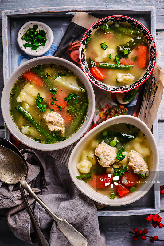 蔬菜丸子饺子汤图片素材