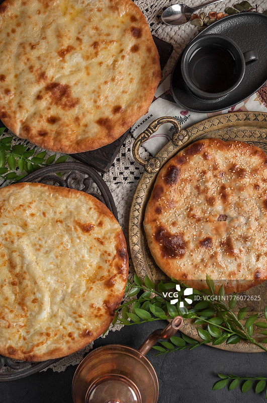 格鲁吉亚奶酪面包Khachapuri俯视图图片素材