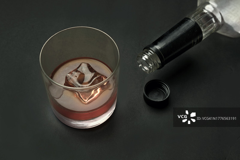 一杯威士忌图片素材