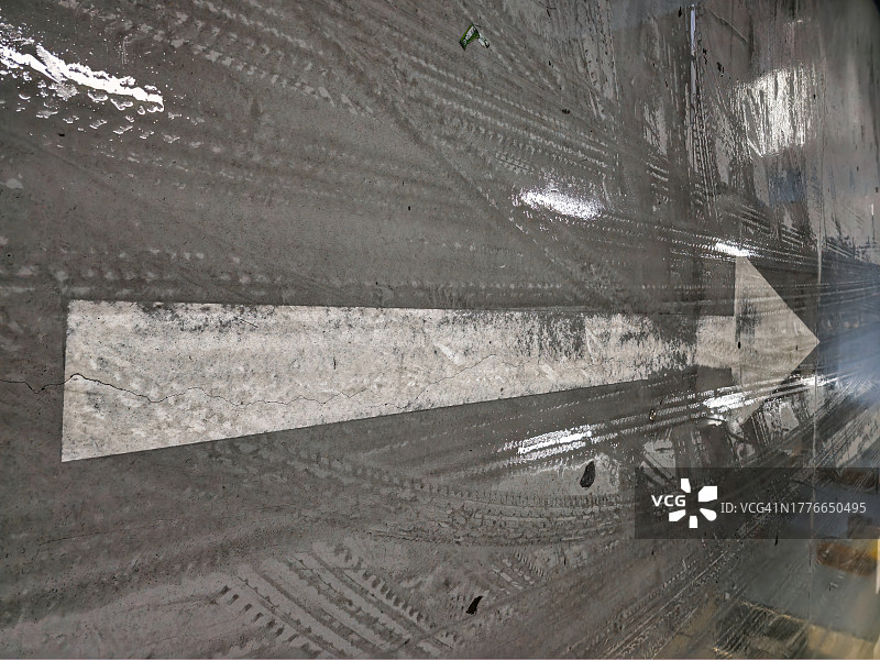 白色指向箭头图片素材