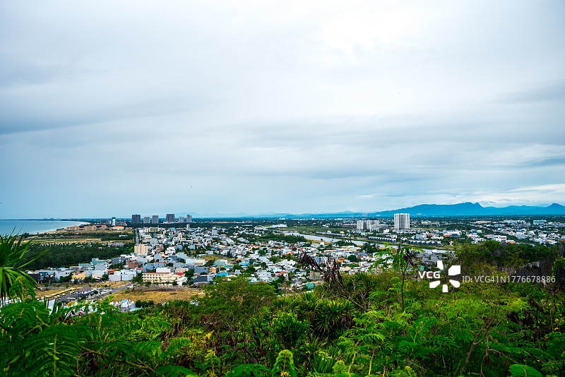 从大理石山俯瞰岘港市的景色图片素材