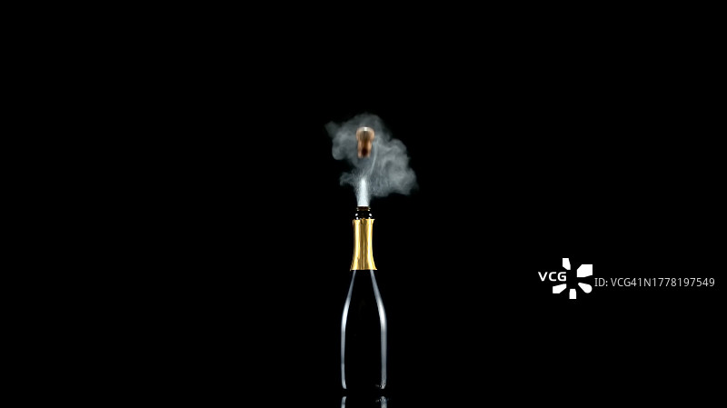 香槟酒瓶爆炸图片素材