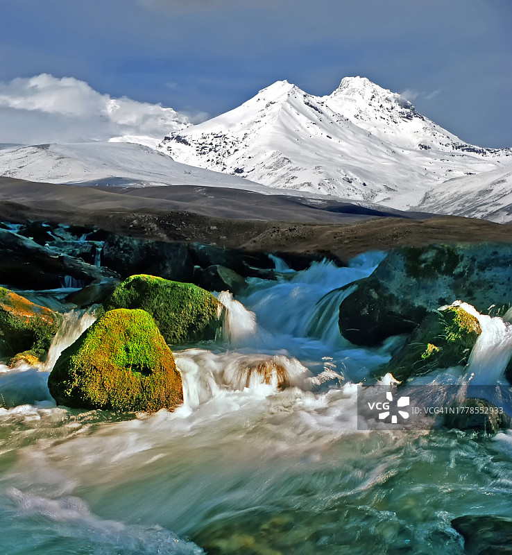 雪山天空美景，亚美尼亚图片素材