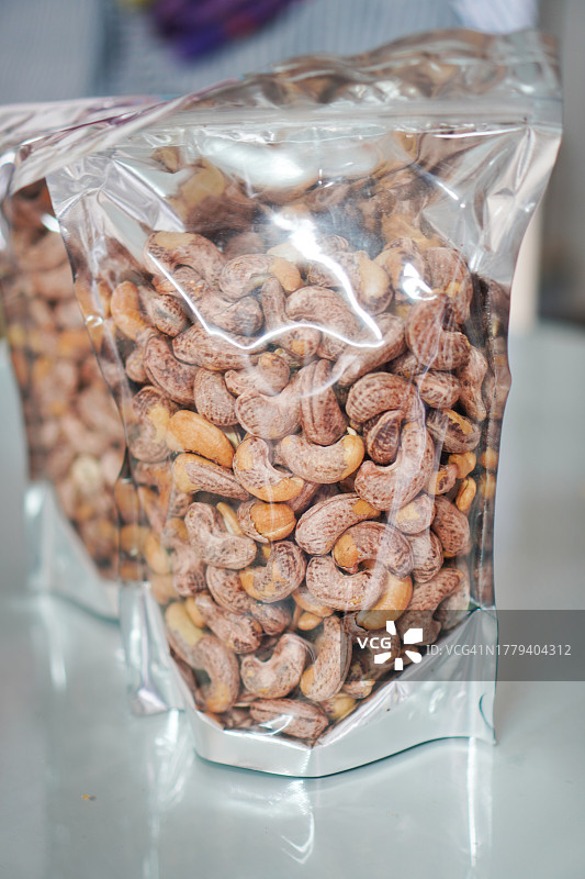 自封袋里的腰果图片素材