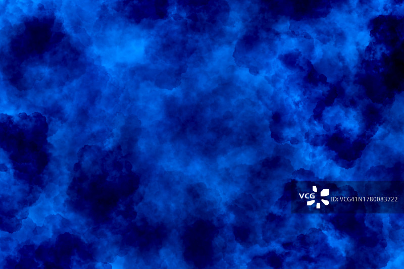 彩绘深蓝色云朵，美丽的夜空背景，具有复制空间，自然图案，设计元素图片素材