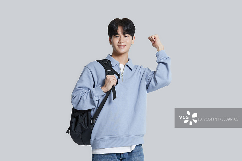 20多岁的男大学生图片素材