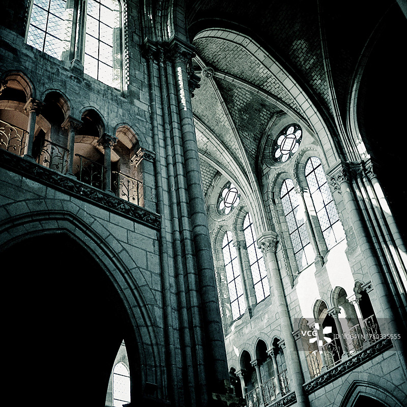 法国南特圣尼古拉大教堂内部图片素材