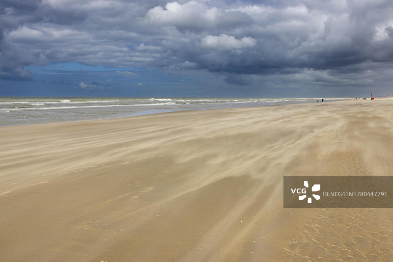 德帕内北海海岸风暴期间扬起的沙子图片素材