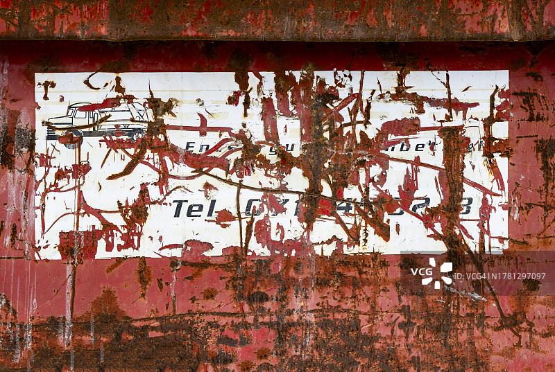 风化的垃圾箱图片素材