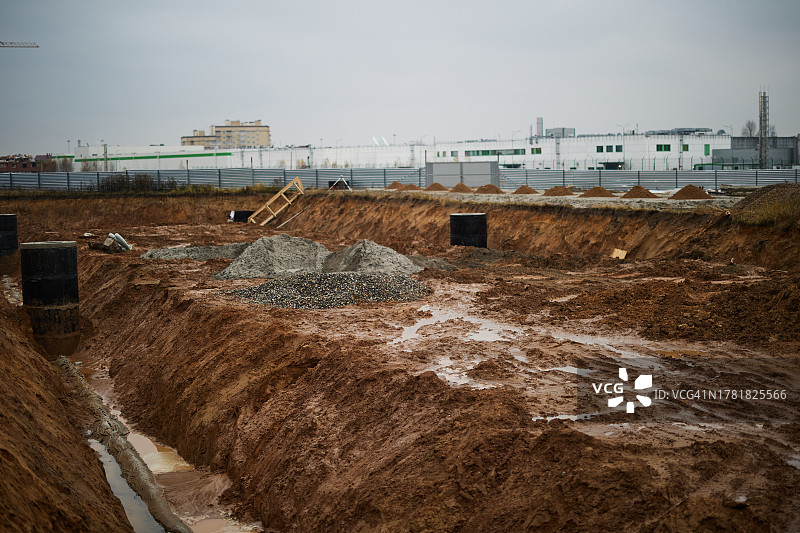 公寓楼建设采石场图片素材