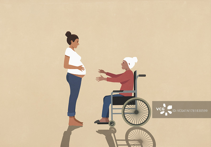 张开双臂走向孕妇的坐在轮椅上的年长女性图片素材