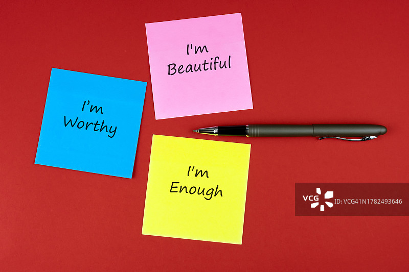 关于自爱的励志名言便签图片素材