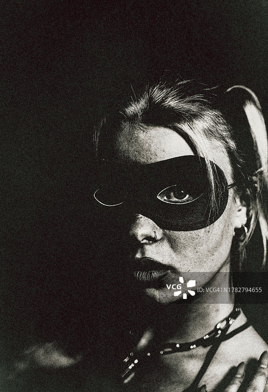 参加派对的女孩图片素材