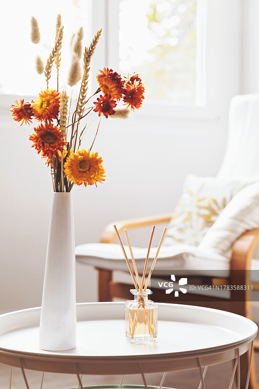 客厅里的香薰图片素材