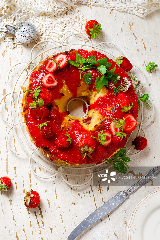 鲜草莓酸奶蛋糕图片素材