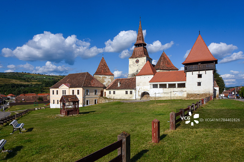 罗马尼亚特兰西瓦尼亚穆列什县瓦纳托里的雄伟新教“防御教堂”图片素材
