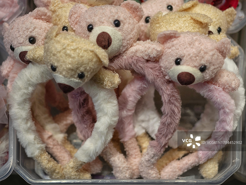 出售的泰迪熊头箍特写图片素材