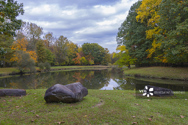2023年10月19日，美国新泽西州哈灵顿公园池畔公园图片素材