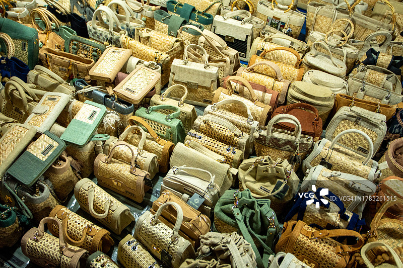 待售的竹编包图片素材